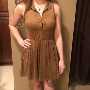 Suede dress with collar